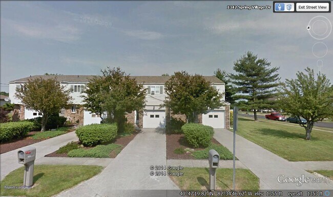 Foto del edificio - 1334 Spring Village Dr