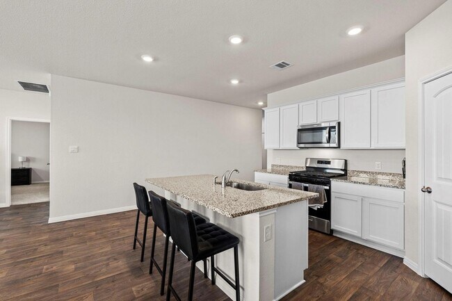 Foto del edificio - 381 Evergreen Sumac Lp
