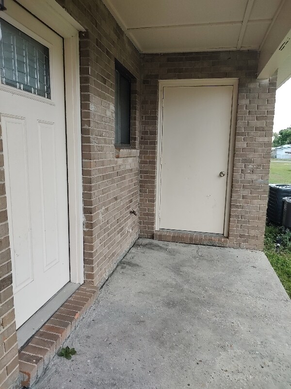 Foto del edificio - 5820 Butler Dr