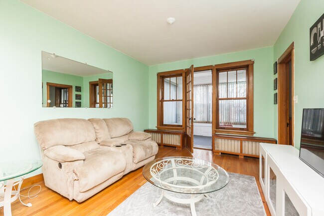 Foto del edificio - 5104 W Hutchinson St