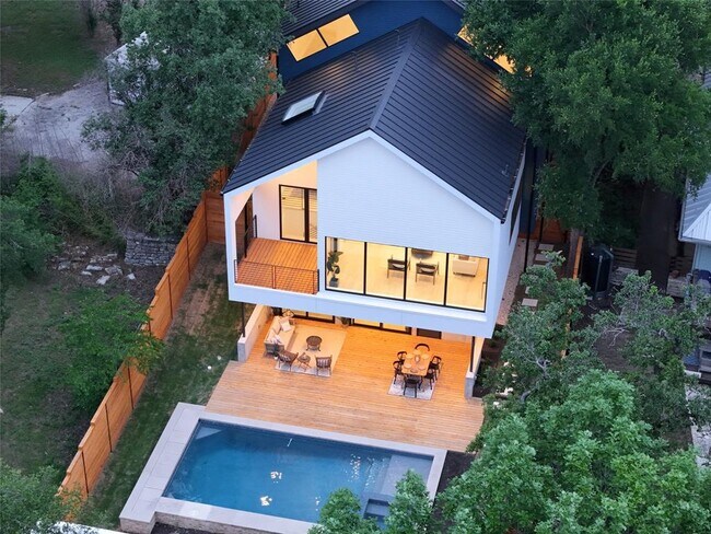 Foto del edificio - 613 W Lynn St