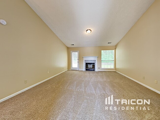 Building Photo - 741 Shore Dr