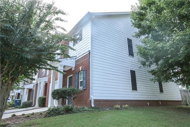 Foto del edificio - 3801 Thayer Trace