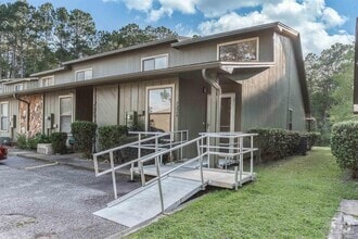 Building Photo - 7224 Lago Vista Ct