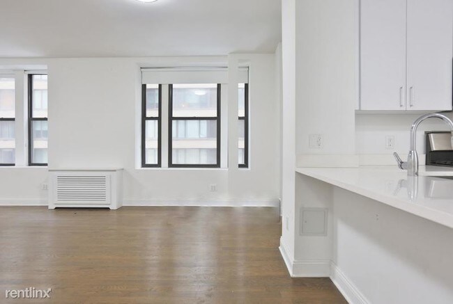 Building Photo - 2 br, 2 bath Apartment - 205 W 58 St E Unit E