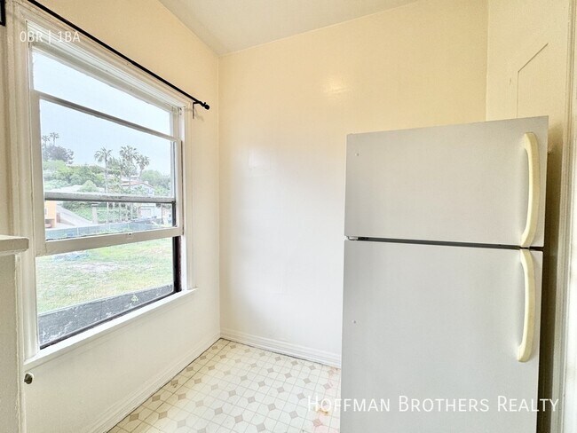Foto del edificio - 836 Sanborn Ave