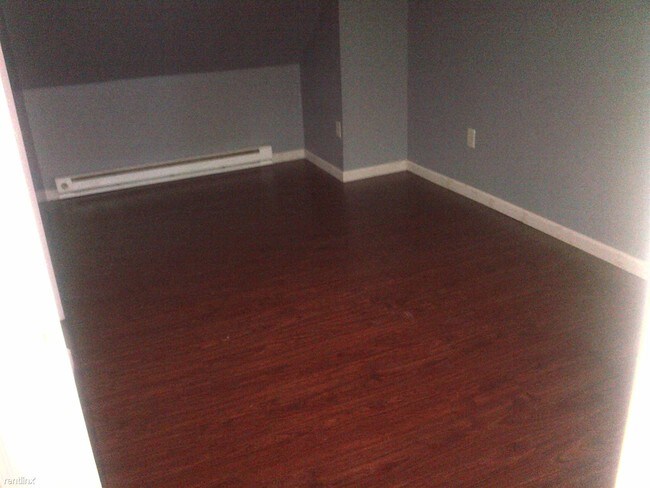 Building Photo - 2 br, 1 bath  - 57 E 16th St Apt 1