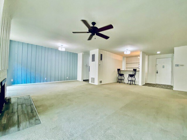 Fotografía del edificio - 6515 Green Valley Cir