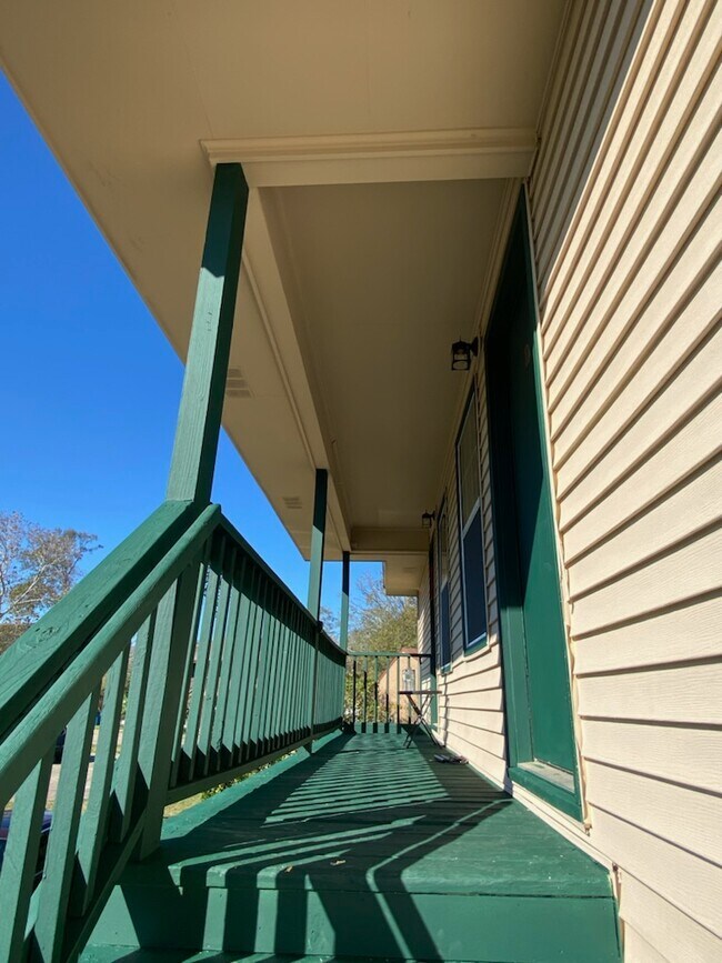 Building Photo - 412 Vieux Orleans Cir