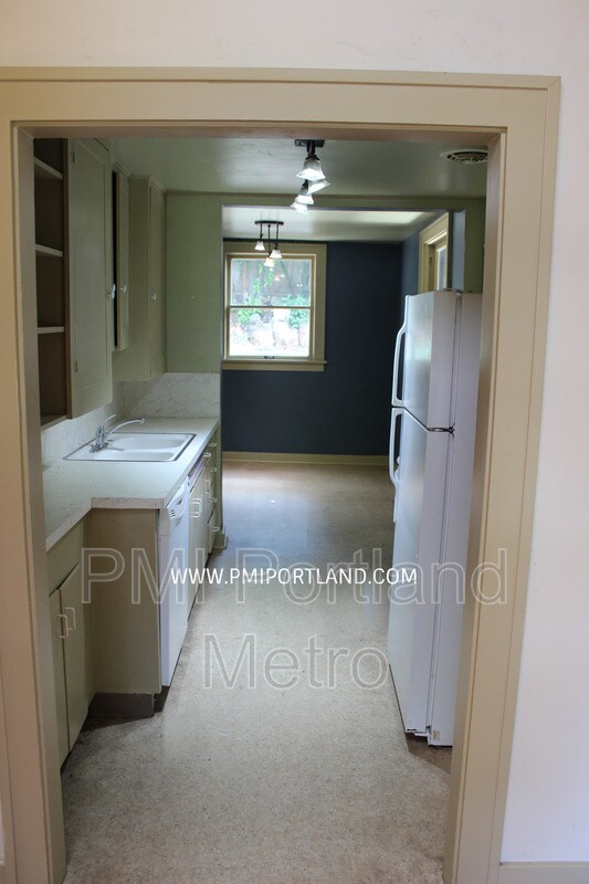 Building Photo - 7224 SW 33rd Ave
