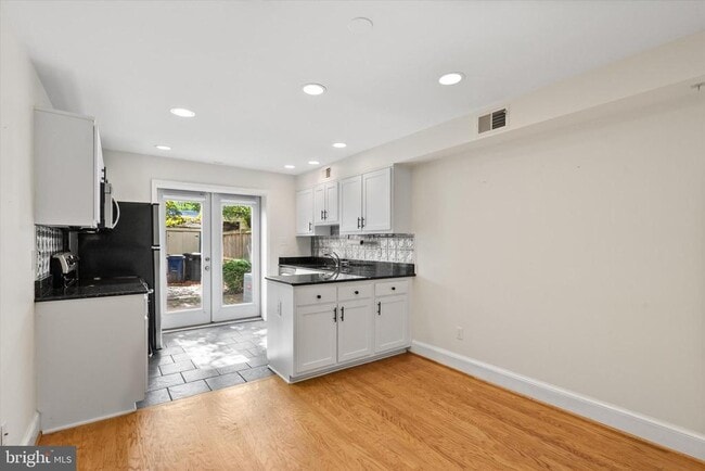 Foto del edificio - 1316 Cameron St