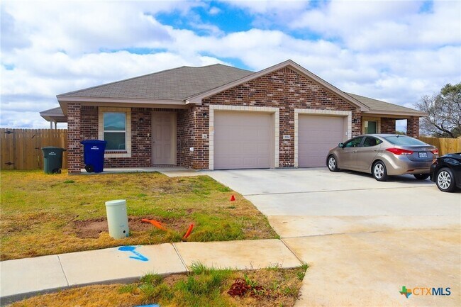 Foto del edificio - 1914 Castroville Trl