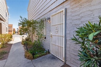 Building Photo - 5125 Golden Ln