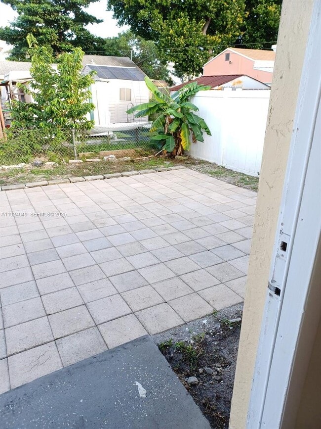 Building Photo - 2134 Cleveland St