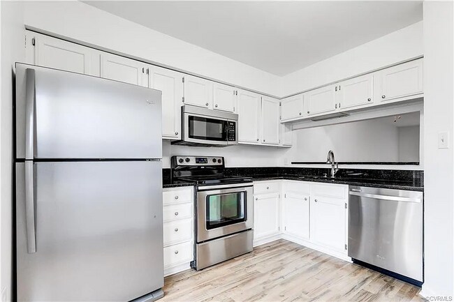 Kitchen - 2274 High Bush Cir