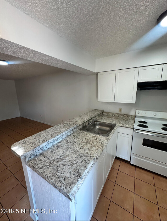 Building Photo - 6511 San Juan Ave