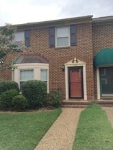 Building Photo - 1020 Colonial Meadows Way