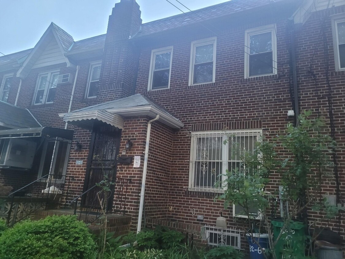 Primary Photo - 82-80 161st St