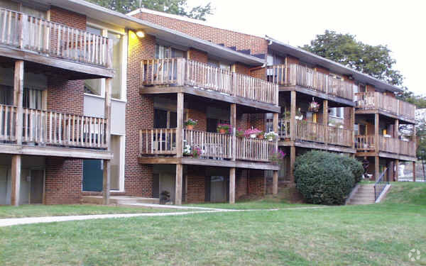 Foto del edificio - Hazelcrest Apartments