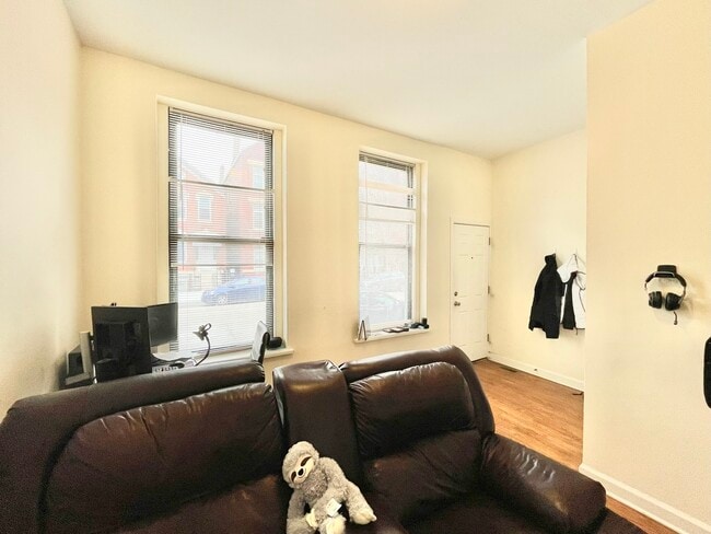 Foto del edificio - 1629 S Throop St