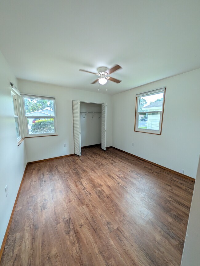 Foto del edificio - 517 Bearded Oaks Cir