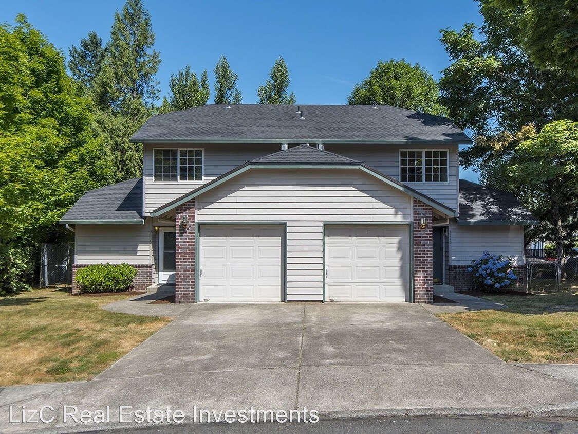 Primary Photo - 3135 NE 7th Ct