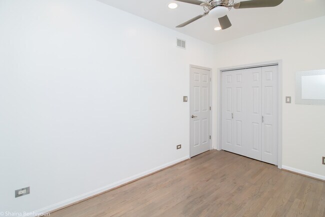 Foto del edificio - 841 W 33rd St