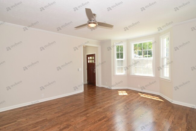 Building Photo - $2400 - 4 bed/2.5 bath house in Harrisburg...