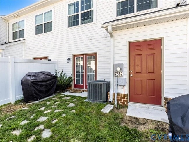 Foto del edificio - 7362 pebble lake Dr