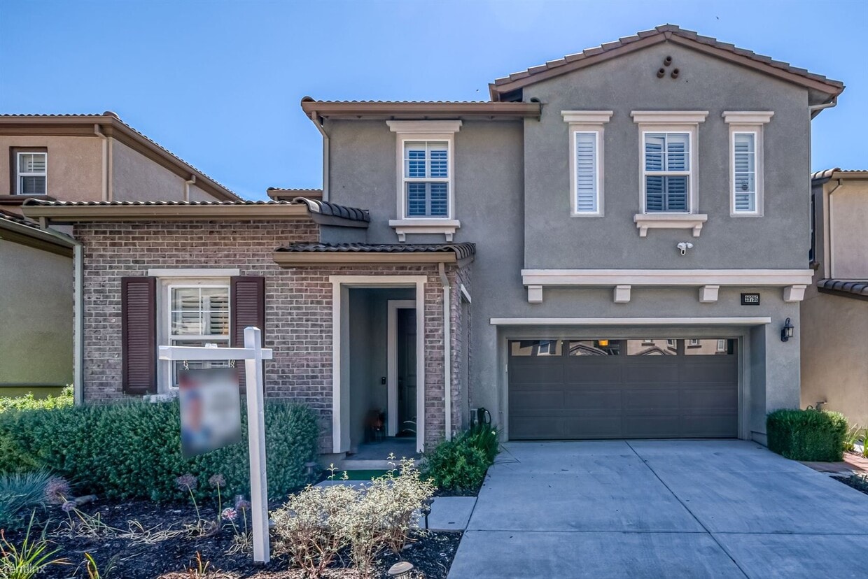 5 br, 3 bath House 29795 Cantera Drive House for Rent in Hayward