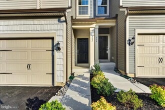 Building Photo - 302 Milton Stamp Dr