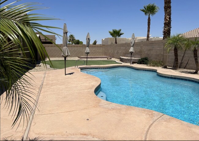 Foto del edificio - 11572 E 26th St