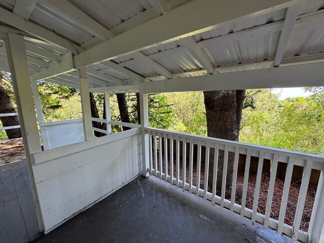 Foto del edificio - Two Bed One Bath Cottage in Haiku