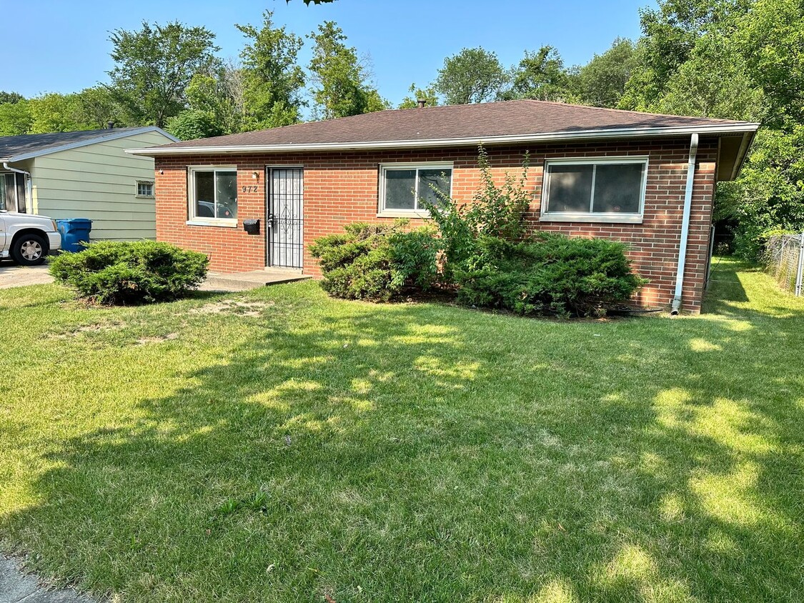 Primary Photo - Updated 3 bedroom
