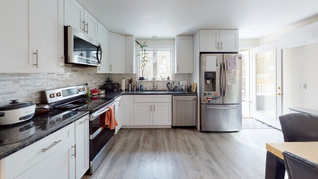 Foto del edificio - 121 Bedford St