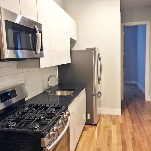 Foto del edificio - 6830 Forest Ave