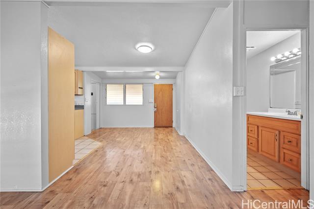 Building Photo - 329 Hanakoa St