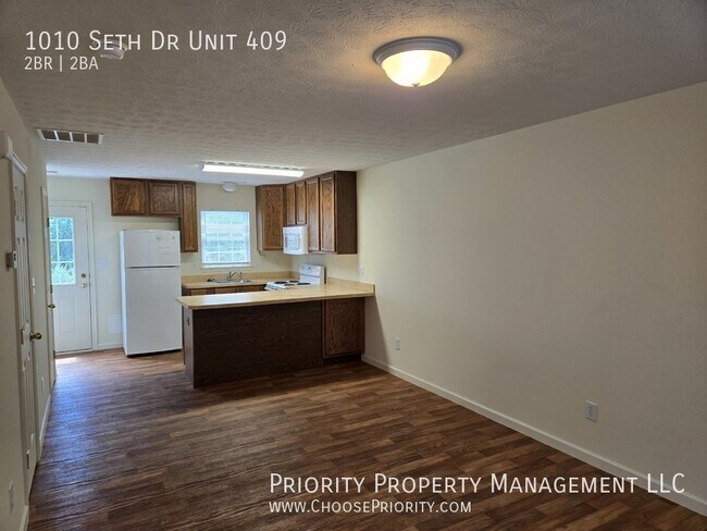Building Photo - 2BR 1.5BA Townhouse, Staunton