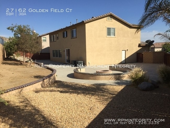 Building Photo - Executive Home!