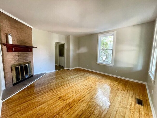 Foto del edificio - West Columbia-Offering Self Guided Tour with RENTLY!