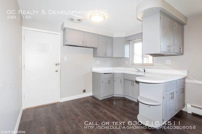Building Photo - 8916 S Justine St