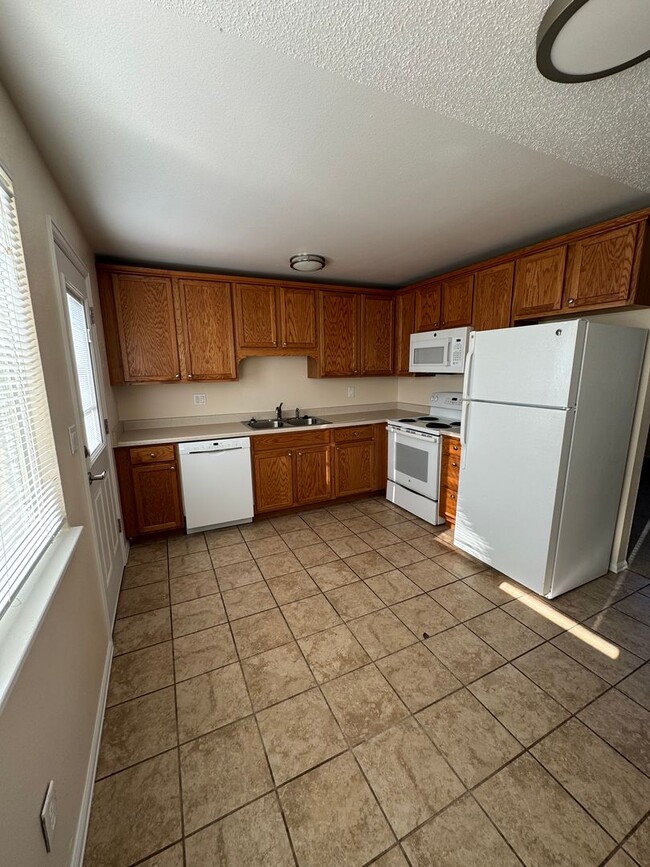 Building Photo - single family home