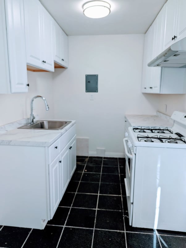 Building Photo - 3332 Drew St