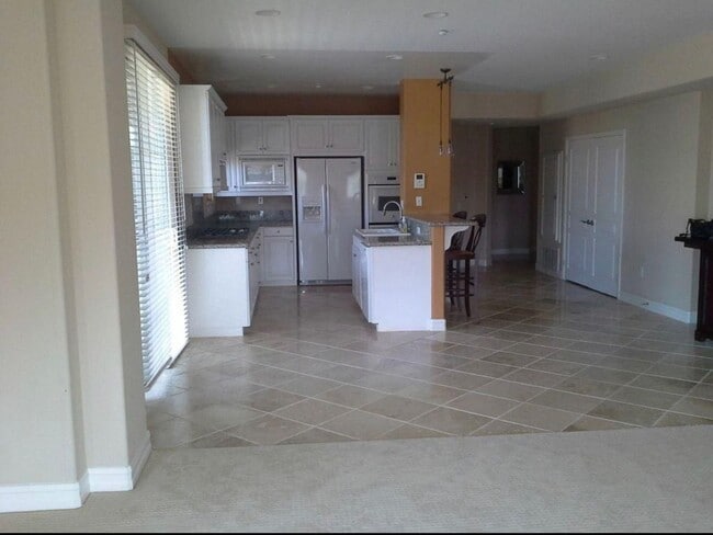 Building Photo - Seabridge Oxnard - 3 bedroom, 2 bath condo...