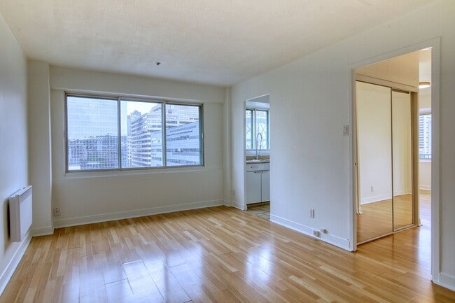 Building Photo - 3455 Rue Aylmer