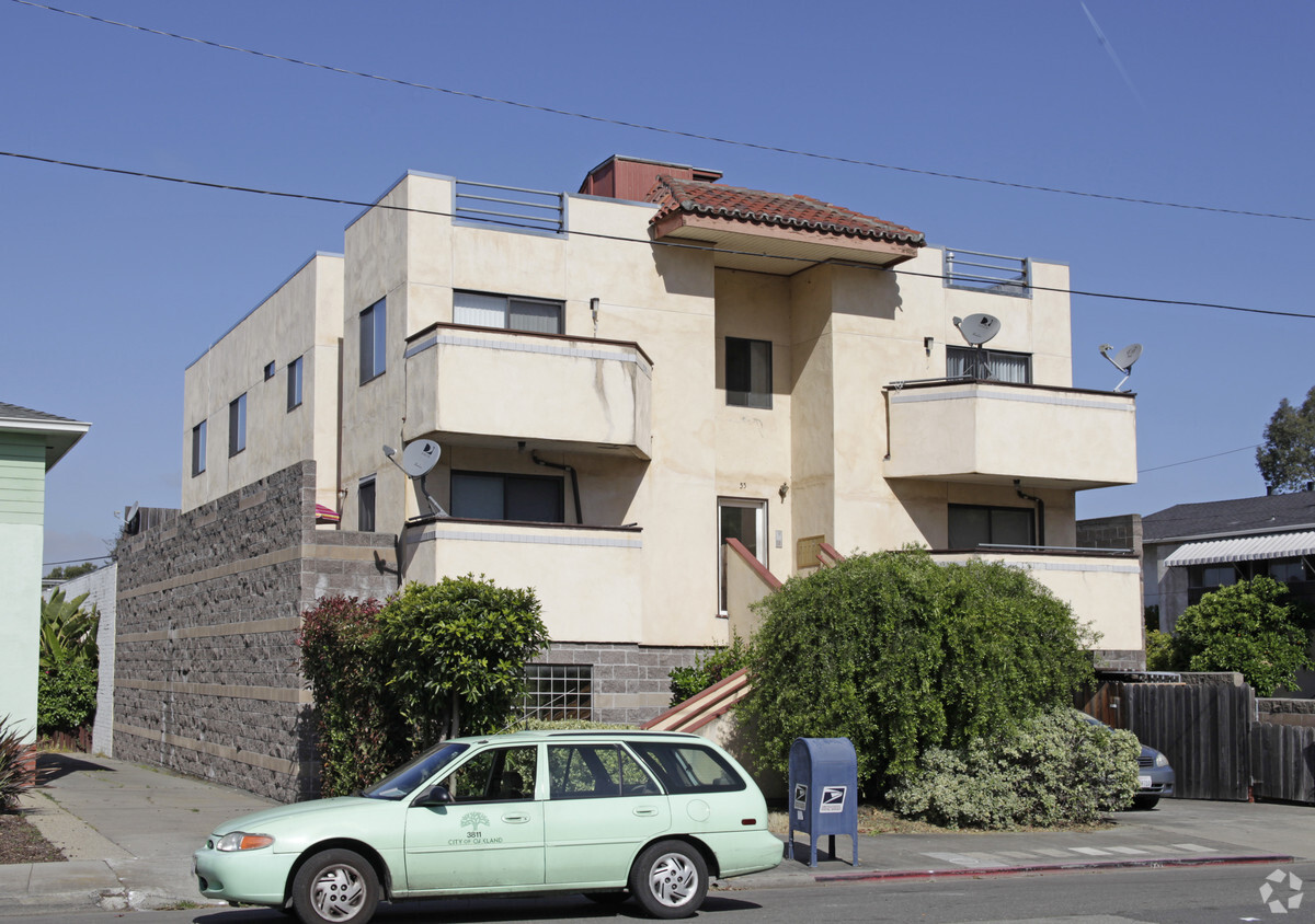 Building Photo - 55 Marlow Dr