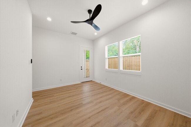 Foto del edificio - 8205 Calhoun Rd