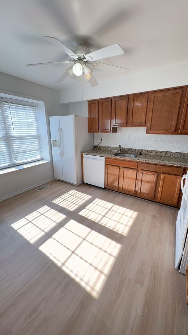 Foto del edificio - Three Bedroom Townhouse in Alexandria Near Ft Belvoir