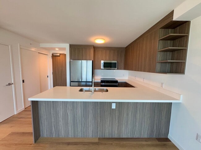 Foto del edificio - Brand new, high floor unit w/ All utilitie...