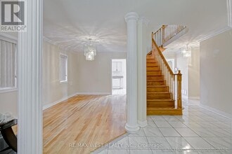 Building Photo - 47 Monte Cristi St